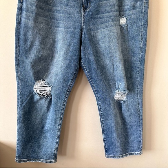 ELOQUII-DISTRESSED Medium Wash Crop Jeans (Size:18) - Picture 5 of 10